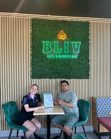BLIV Cafe & Burger Bar .